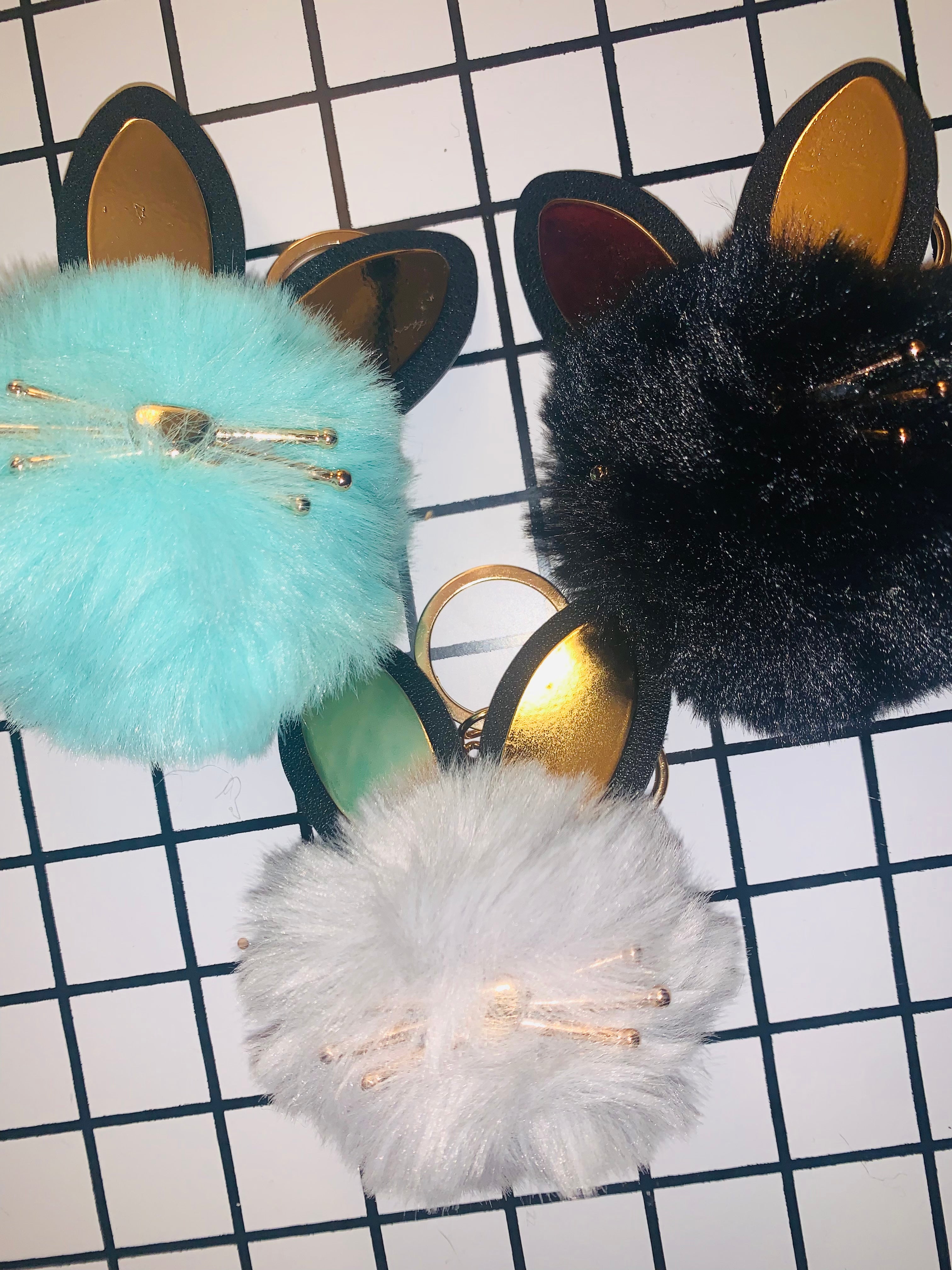 KITTEN POMPOM KEYCHAIN