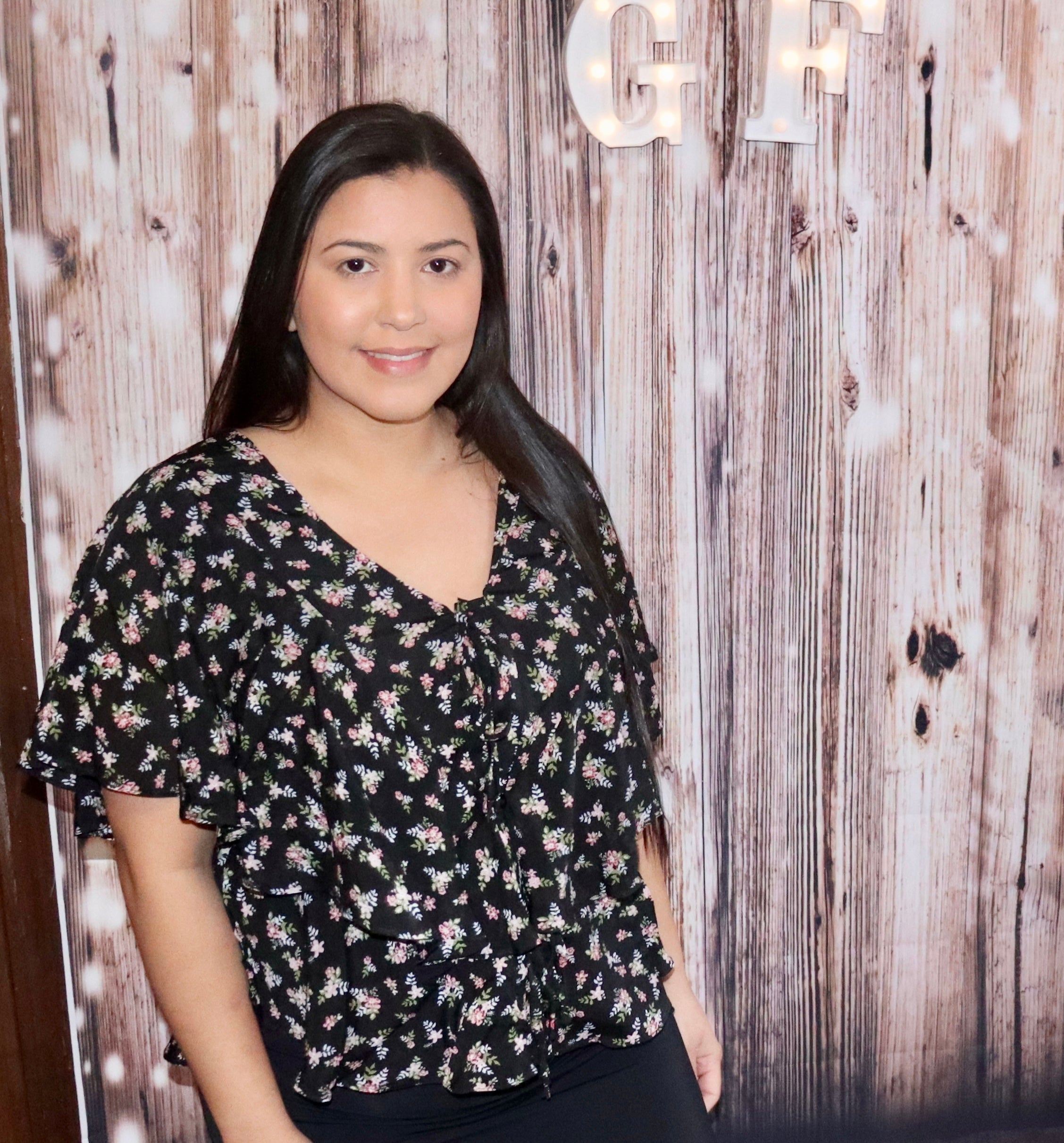 BLACK FLORAL SHORT SLEEVE TOP