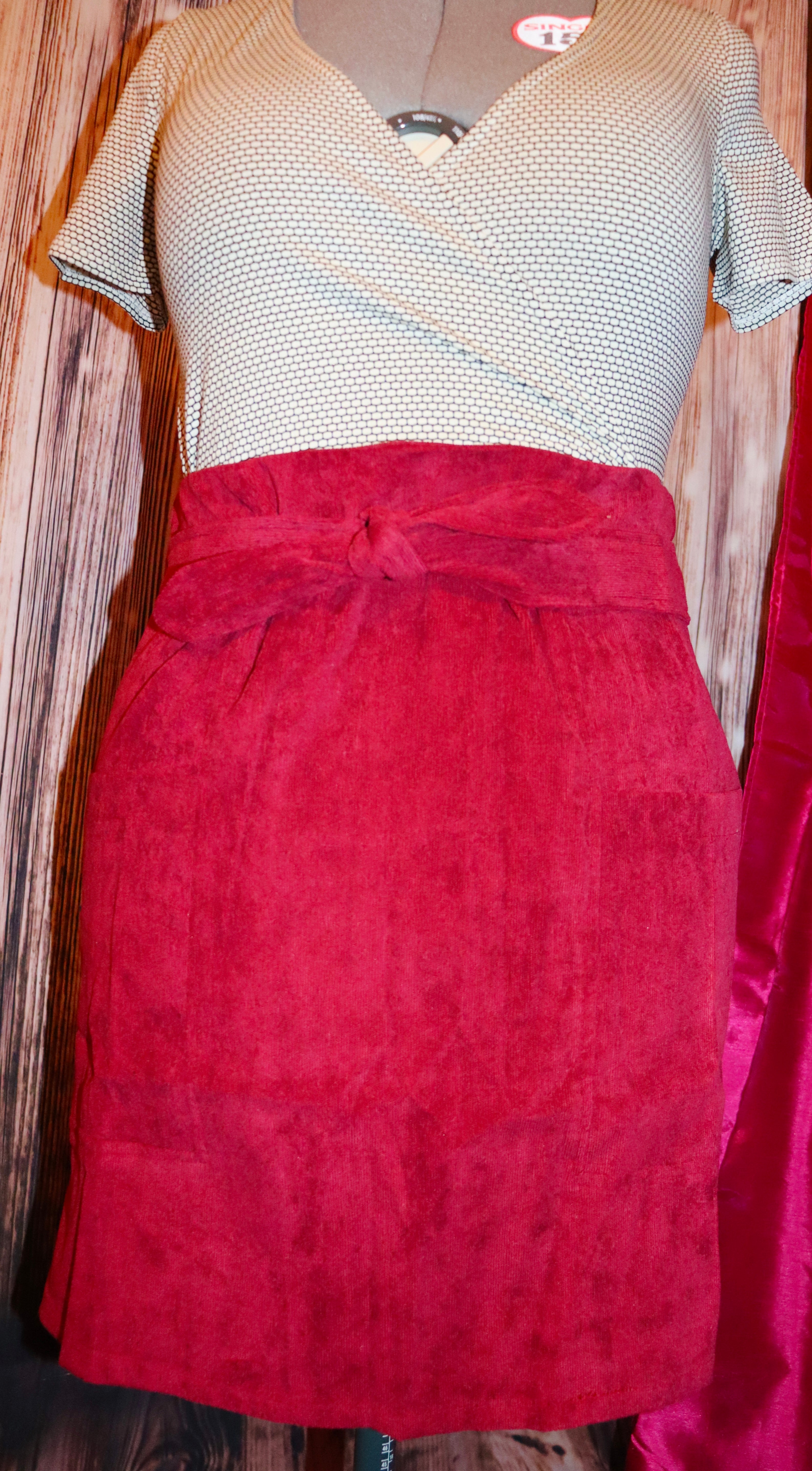 MAGENTA CORDUROY SKIRT WITH BOW TIE KNEE LENGHT