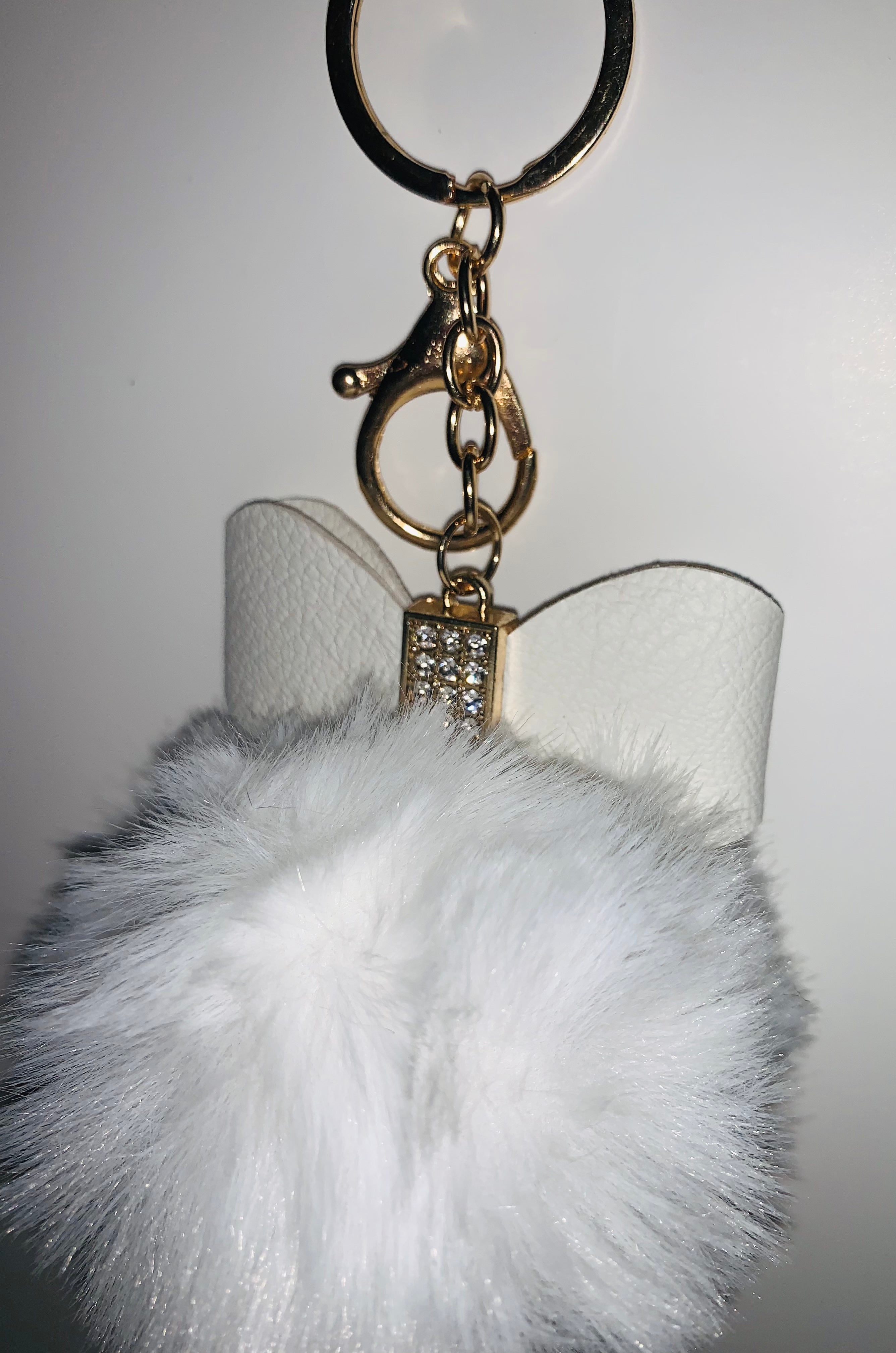 BOW POMPOM KEYCHAIN