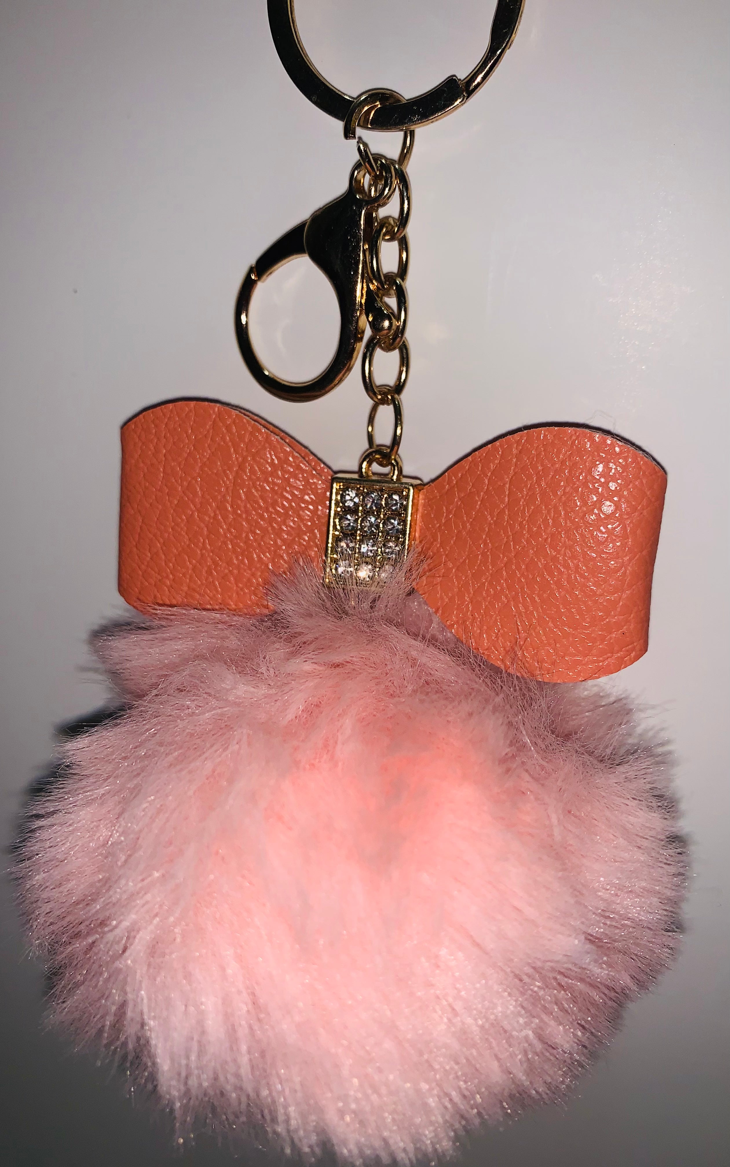 BOW POMPOM KEYCHAIN