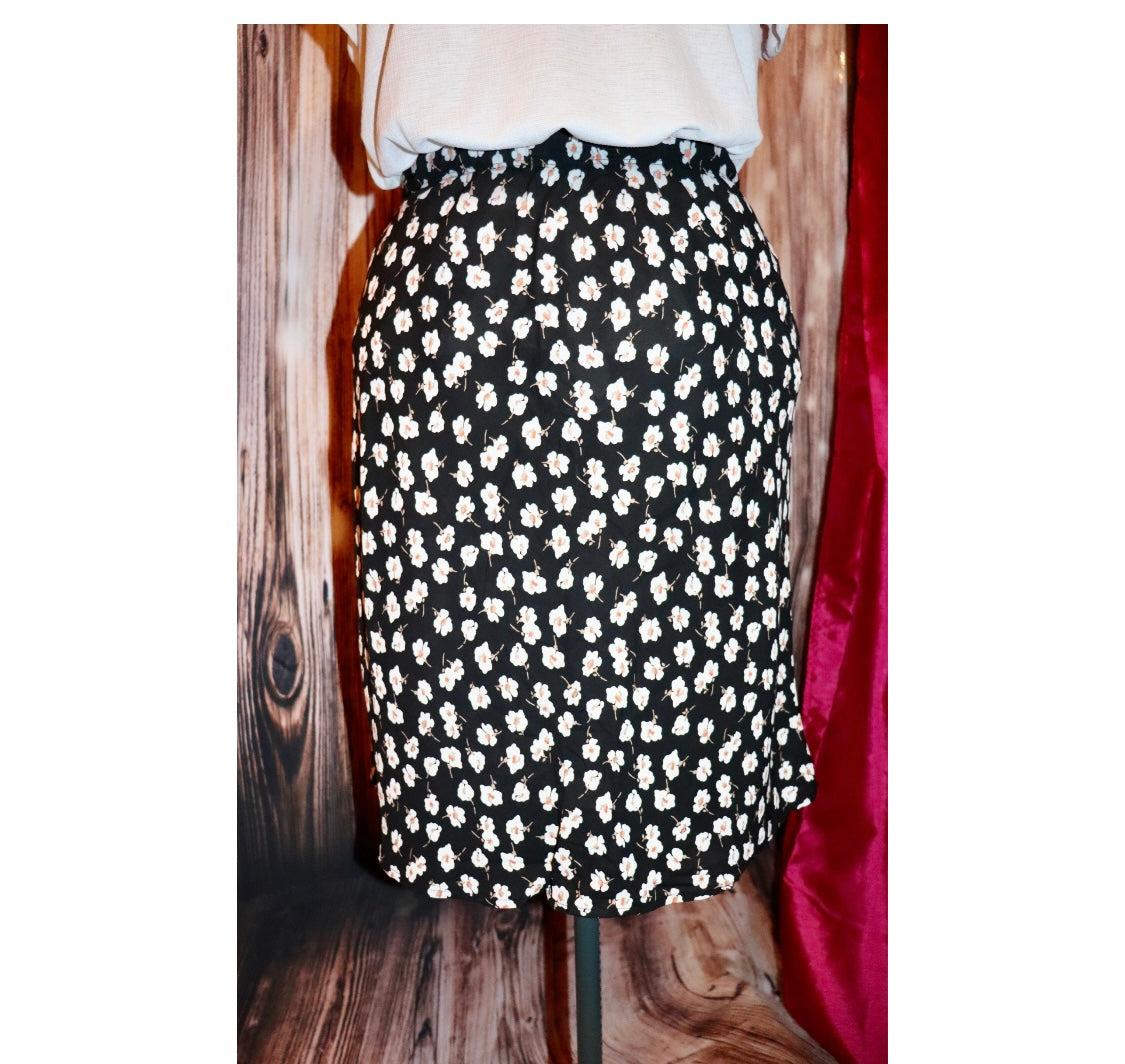 BLACK FLORAL PRINT PENCIL SKIRT