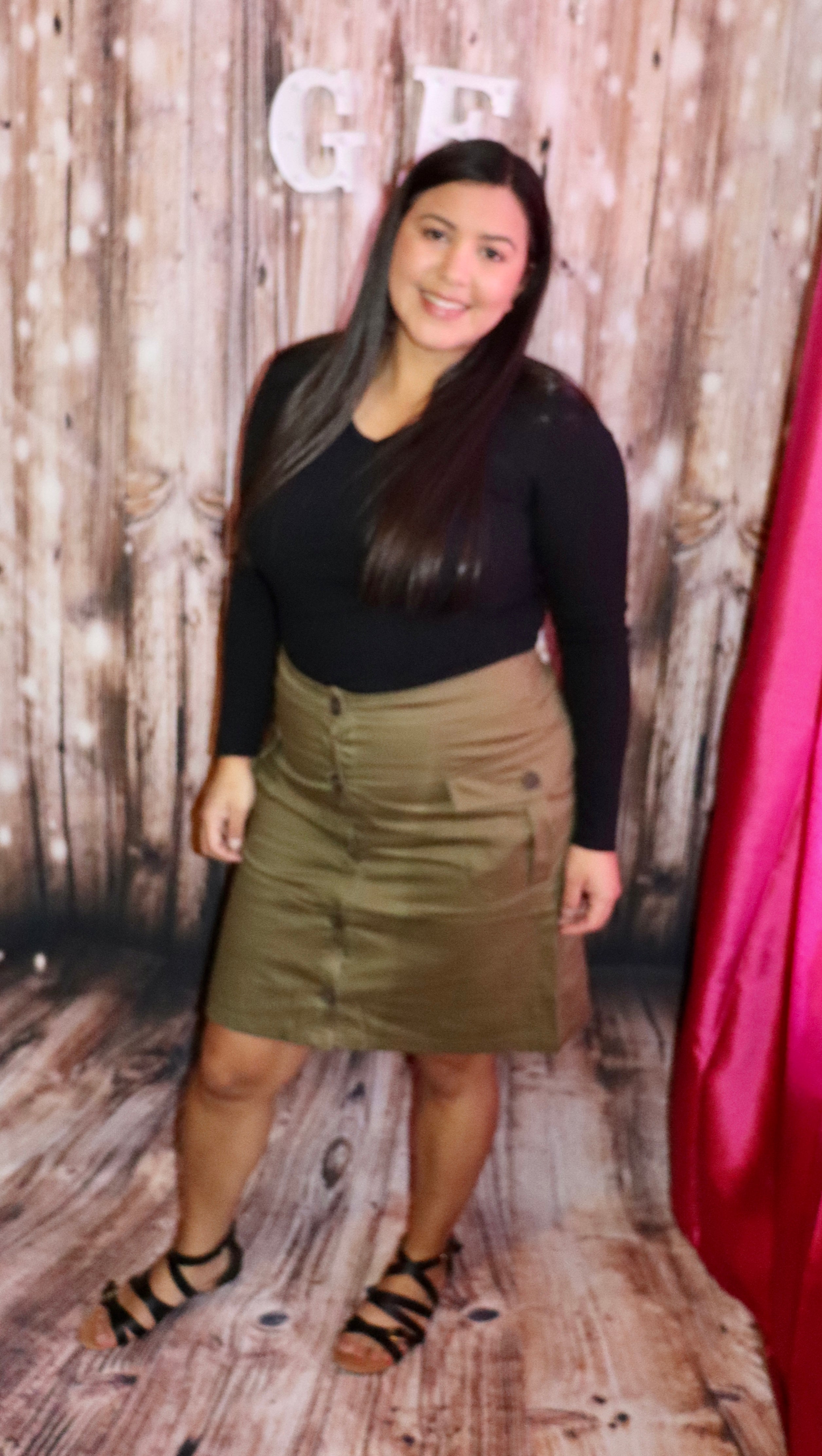 GREEN SKIRT WITH CARGO POCKETS