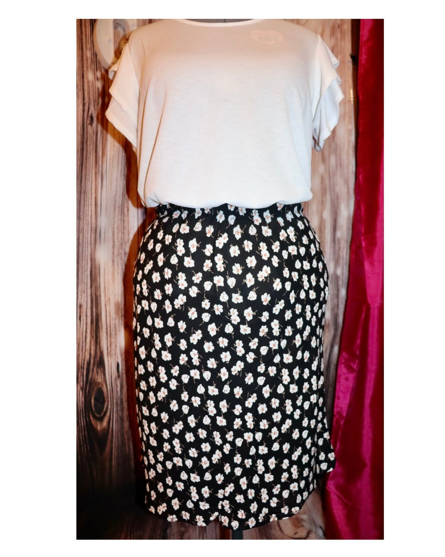 BLACK FLORAL PRINT PENCIL SKIRT