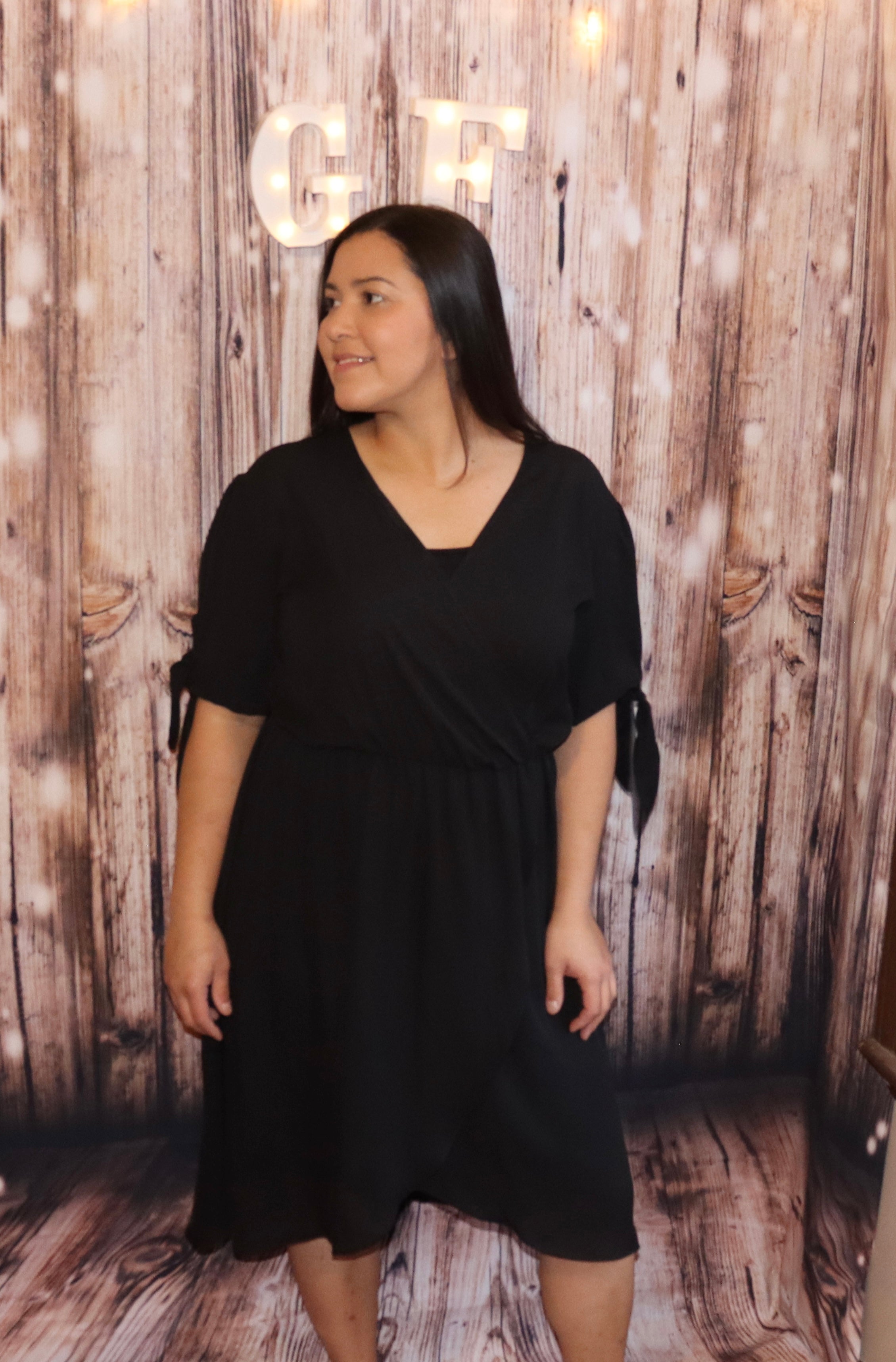 BLACK LONG SLEEVE MIDI DRESS