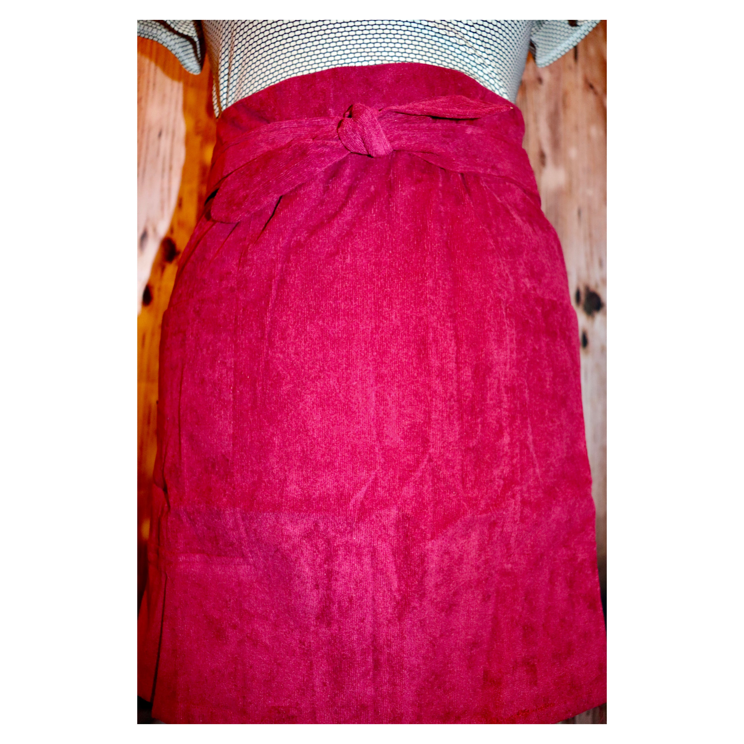 MAGENTA CORDUROY SKIRT WITH BOW TIE KNEE LENGHT