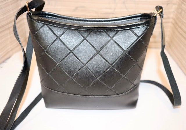 Diamond Bucket style Small Crossbody